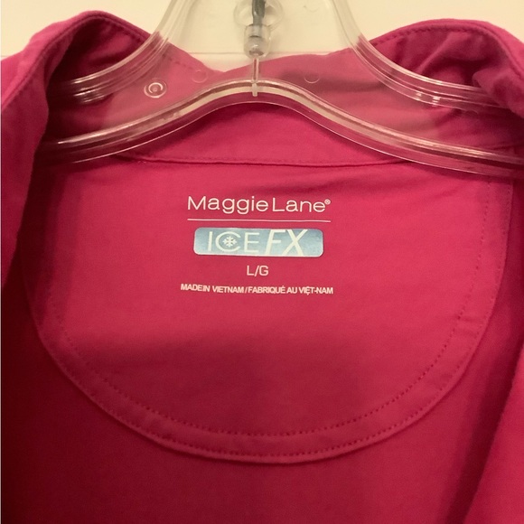 Ladies golf shirt. - Picture 2 of 5